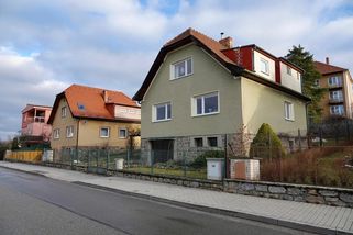 Rekonstrukce domu nebo fotovoltaika mohou být problém. Bez úpravy pojistky můžete tvrdě narazit